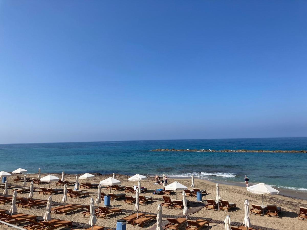 Sun Julz Apartments On The Beach Paphos Exterior photo