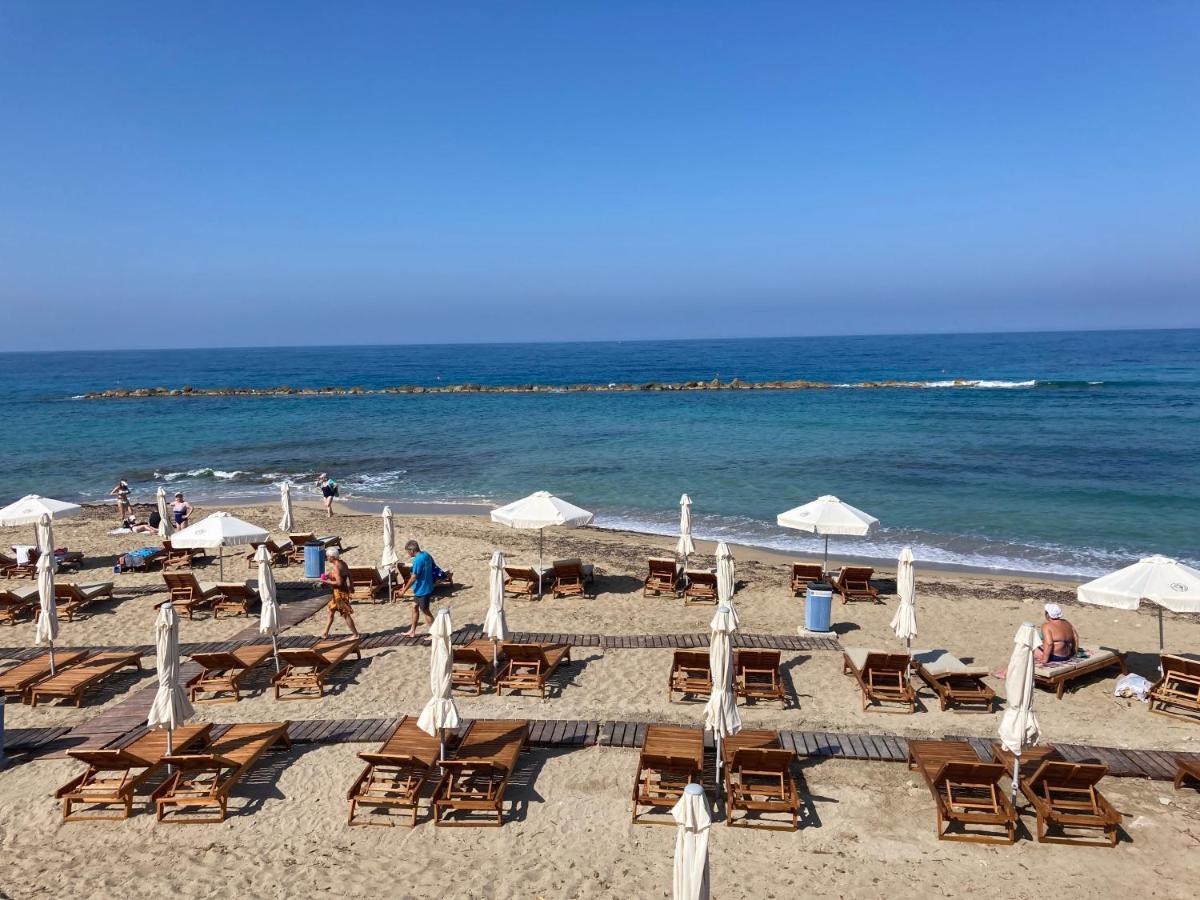 Sun Julz Apartments On The Beach Paphos Exterior photo
