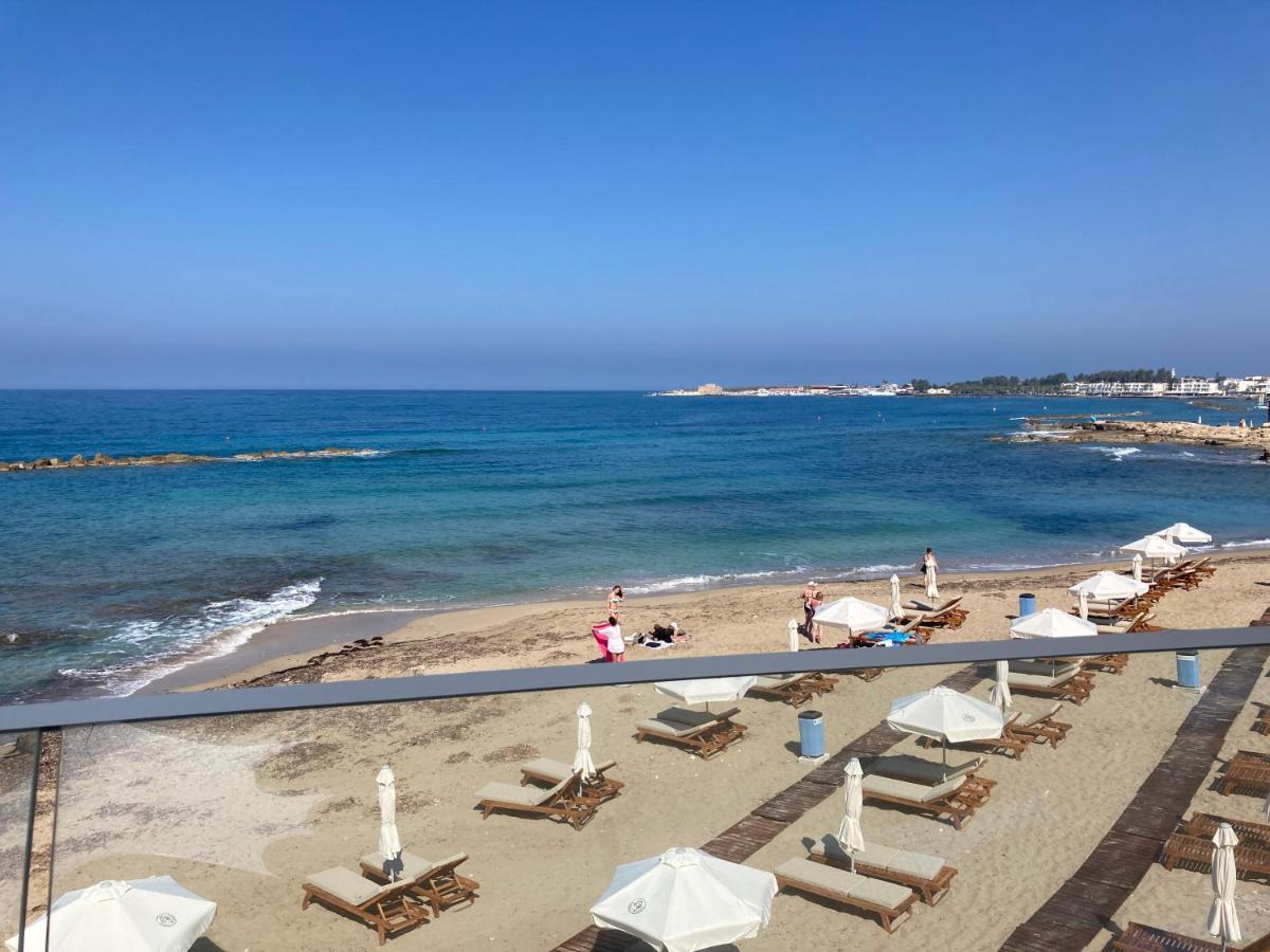 Sun Julz Apartments On The Beach Paphos Exterior photo