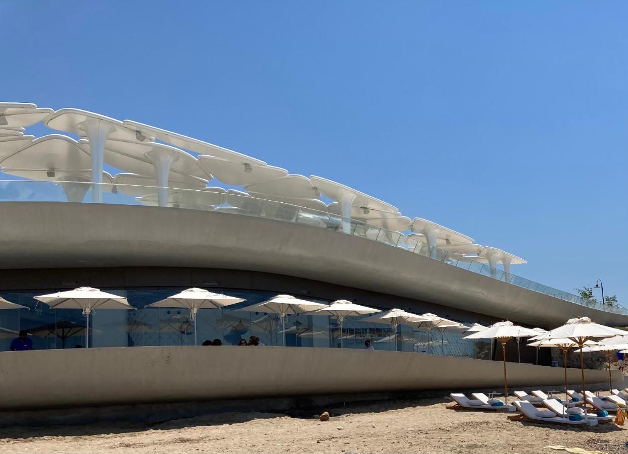 Sun Julz Apartments On The Beach Paphos Exterior photo