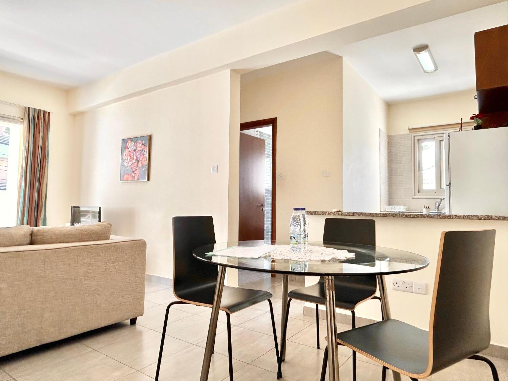 Sun Julz Apartments On The Beach Paphos Exterior photo