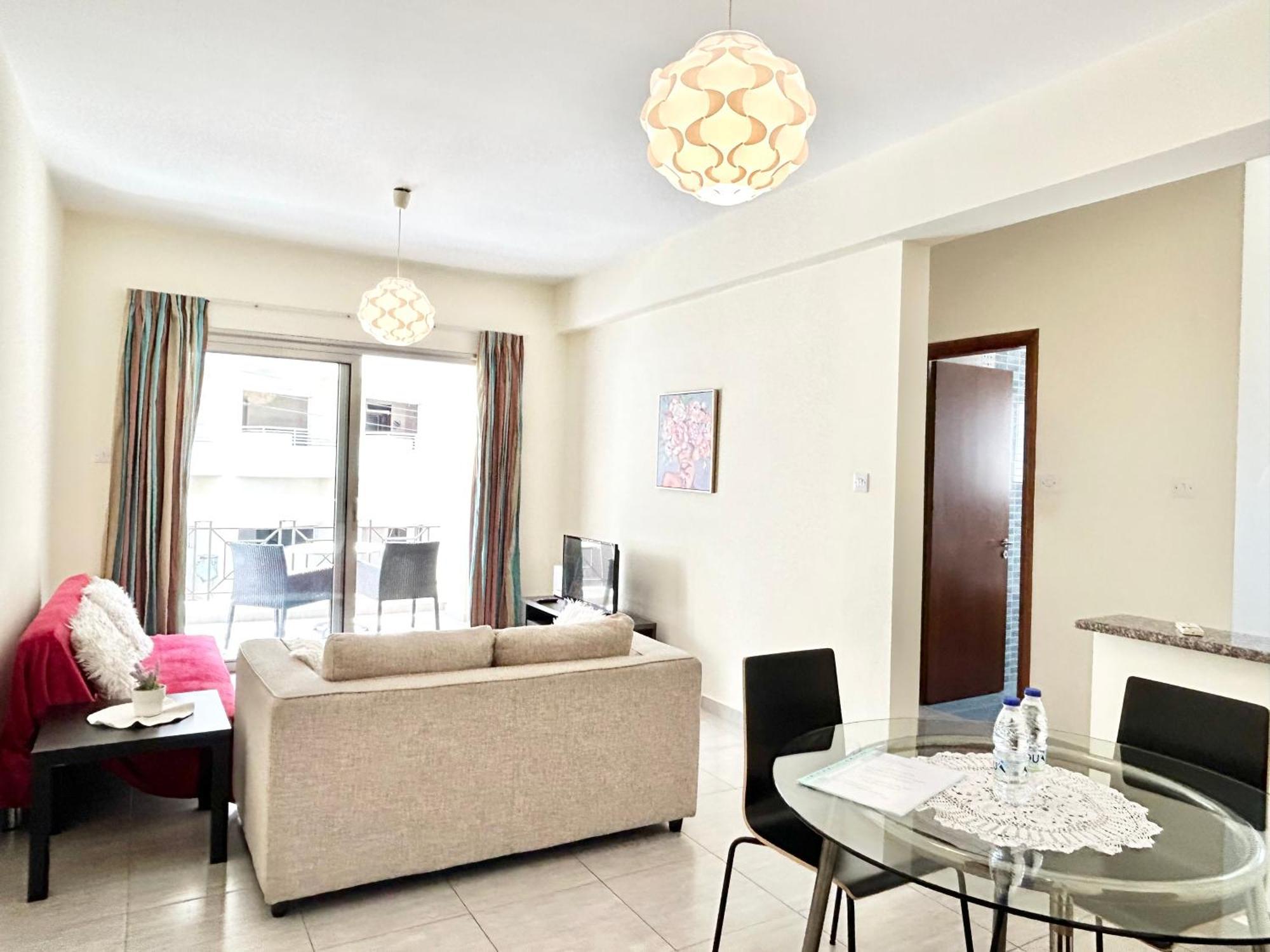 Sun Julz Apartments On The Beach Paphos Exterior photo