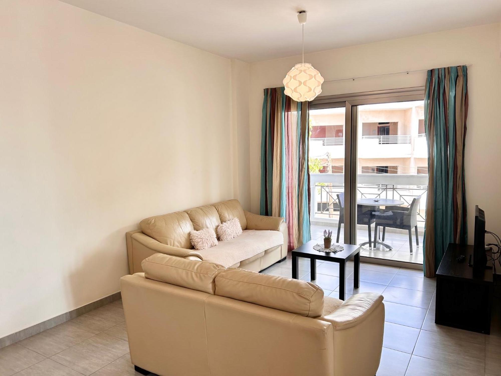 Sun Julz Apartments On The Beach Paphos Exterior photo