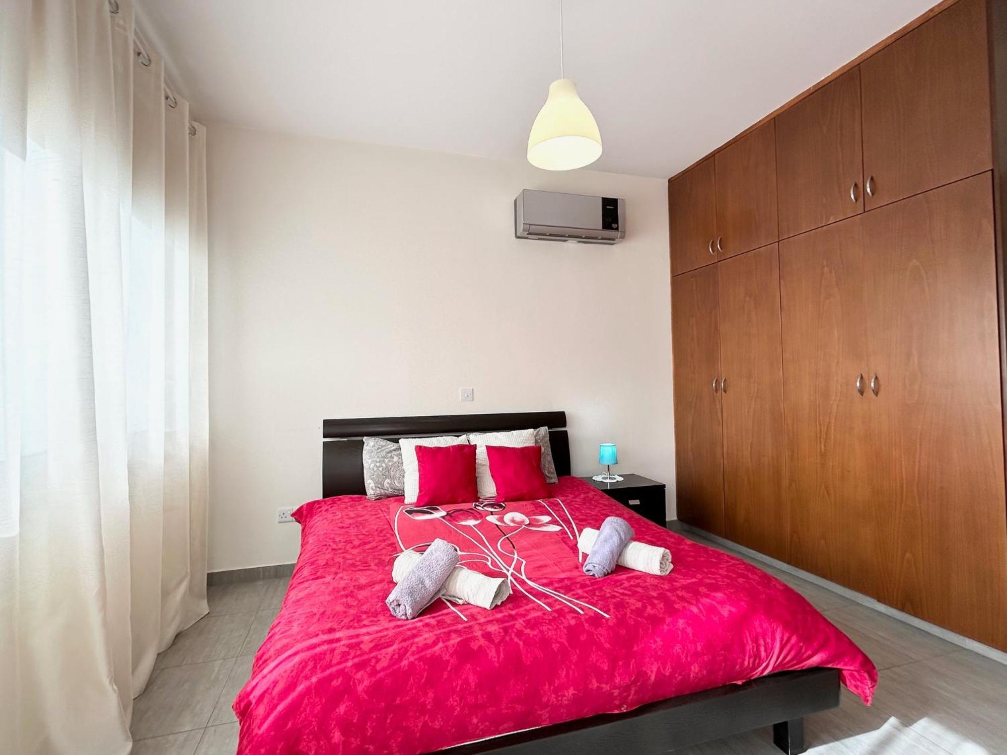 Sun Julz Apartments On The Beach Paphos Exterior photo