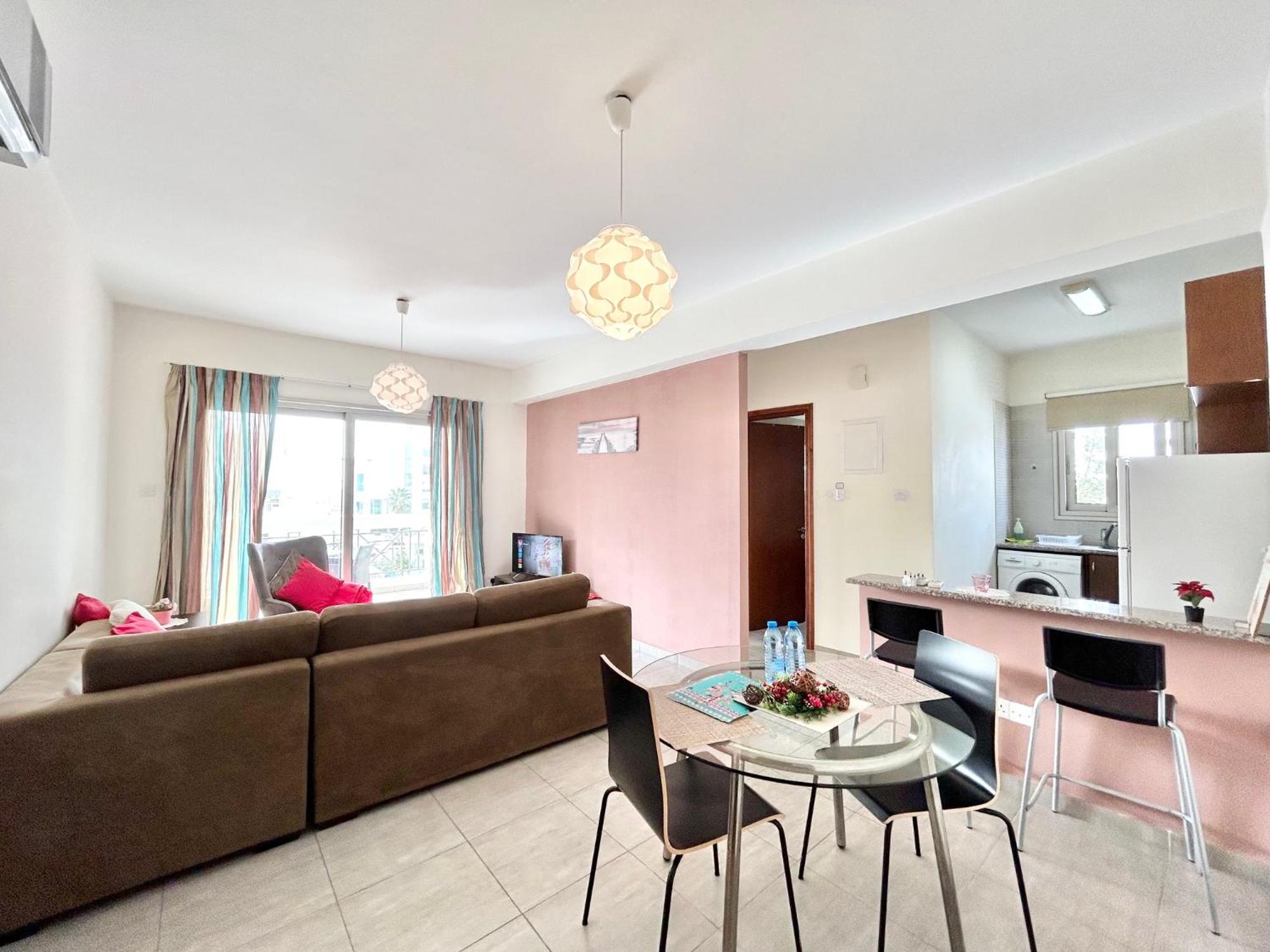 Sun Julz Apartments On The Beach Paphos Exterior photo
