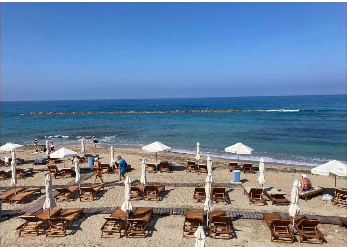 Sun Julz Apartments On The Beach Paphos Exterior photo