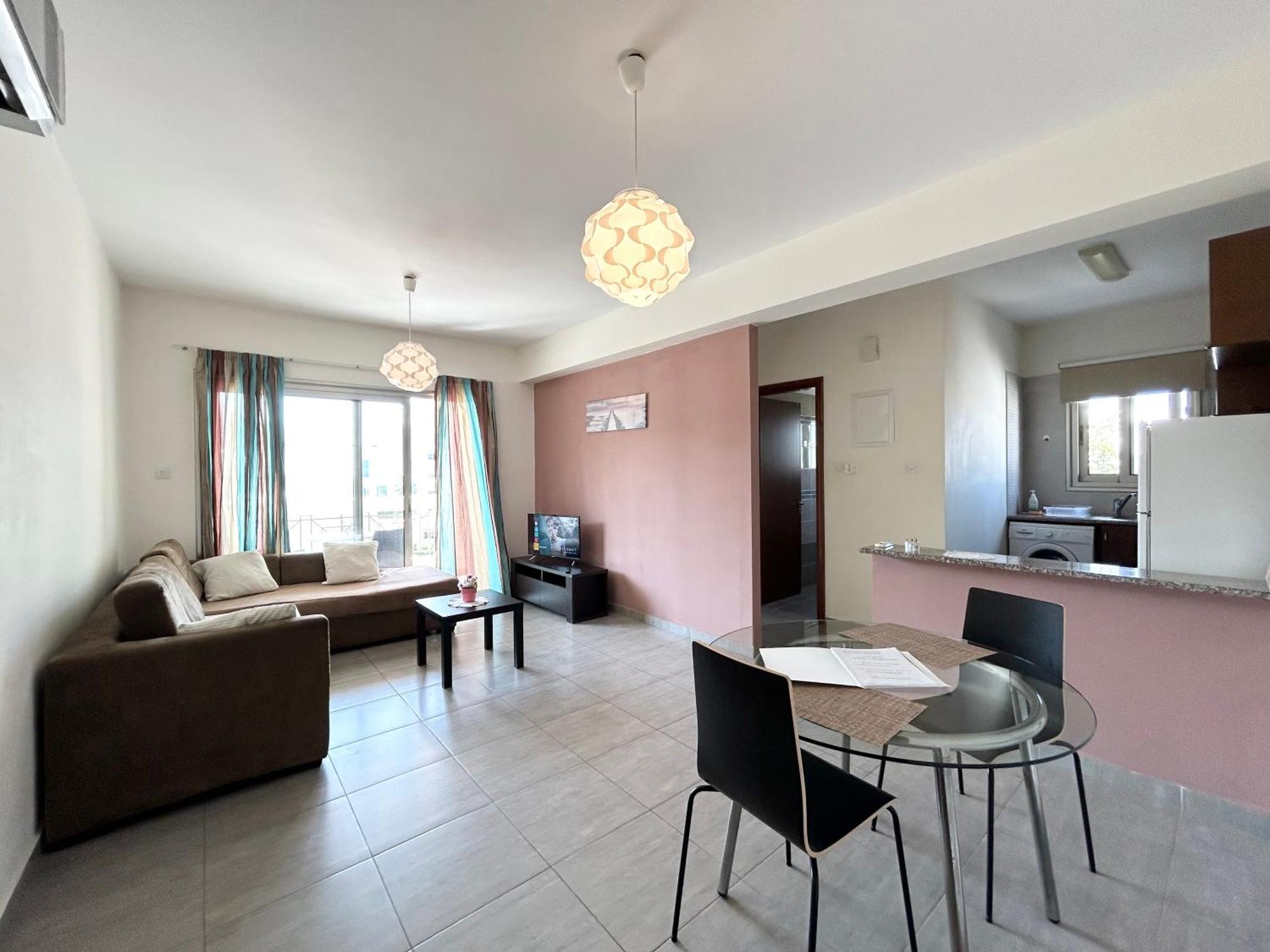 Sun Julz Apartments On The Beach Paphos Exterior photo