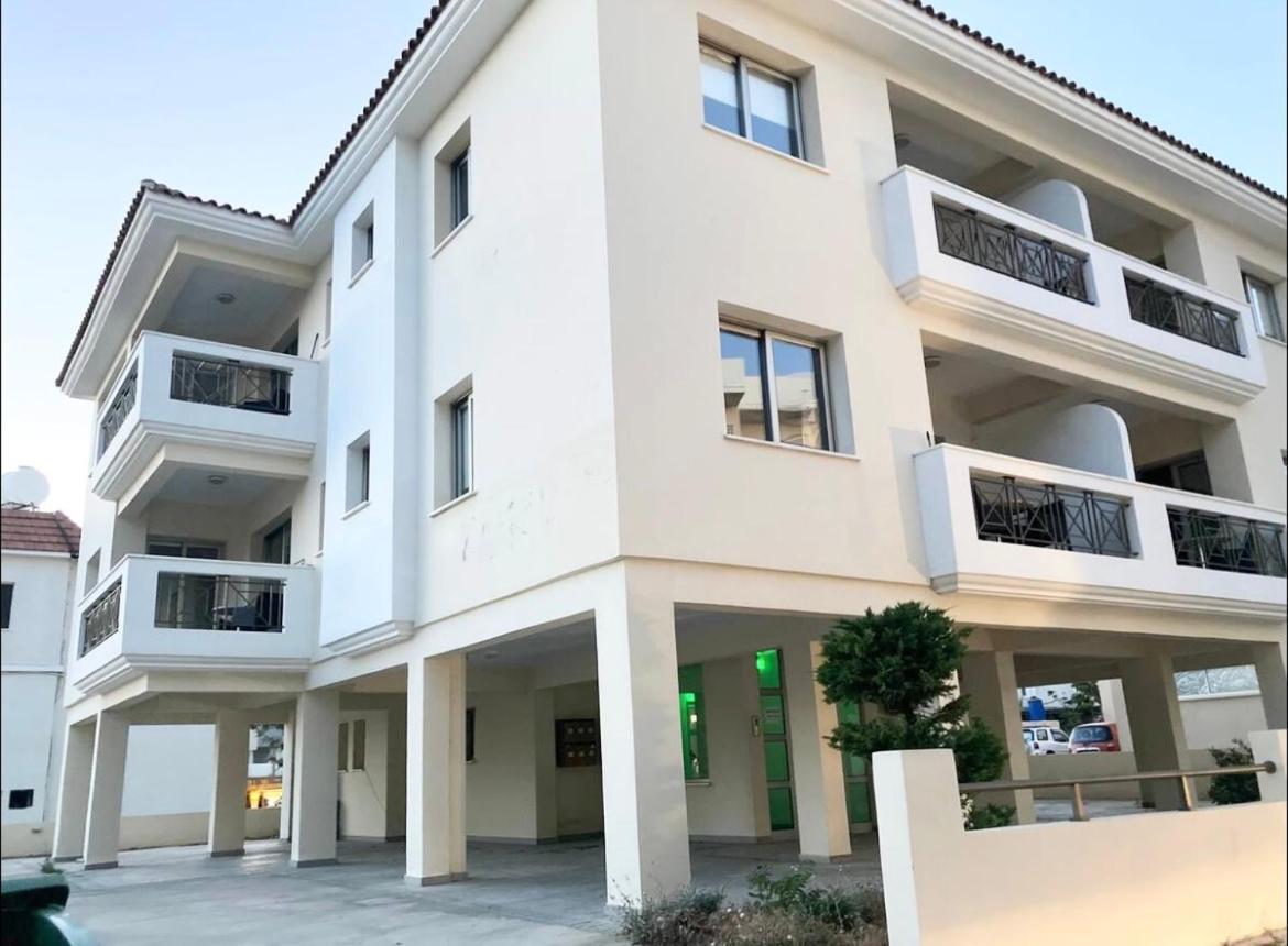 Sun Julz Apartments On The Beach Paphos Exterior photo