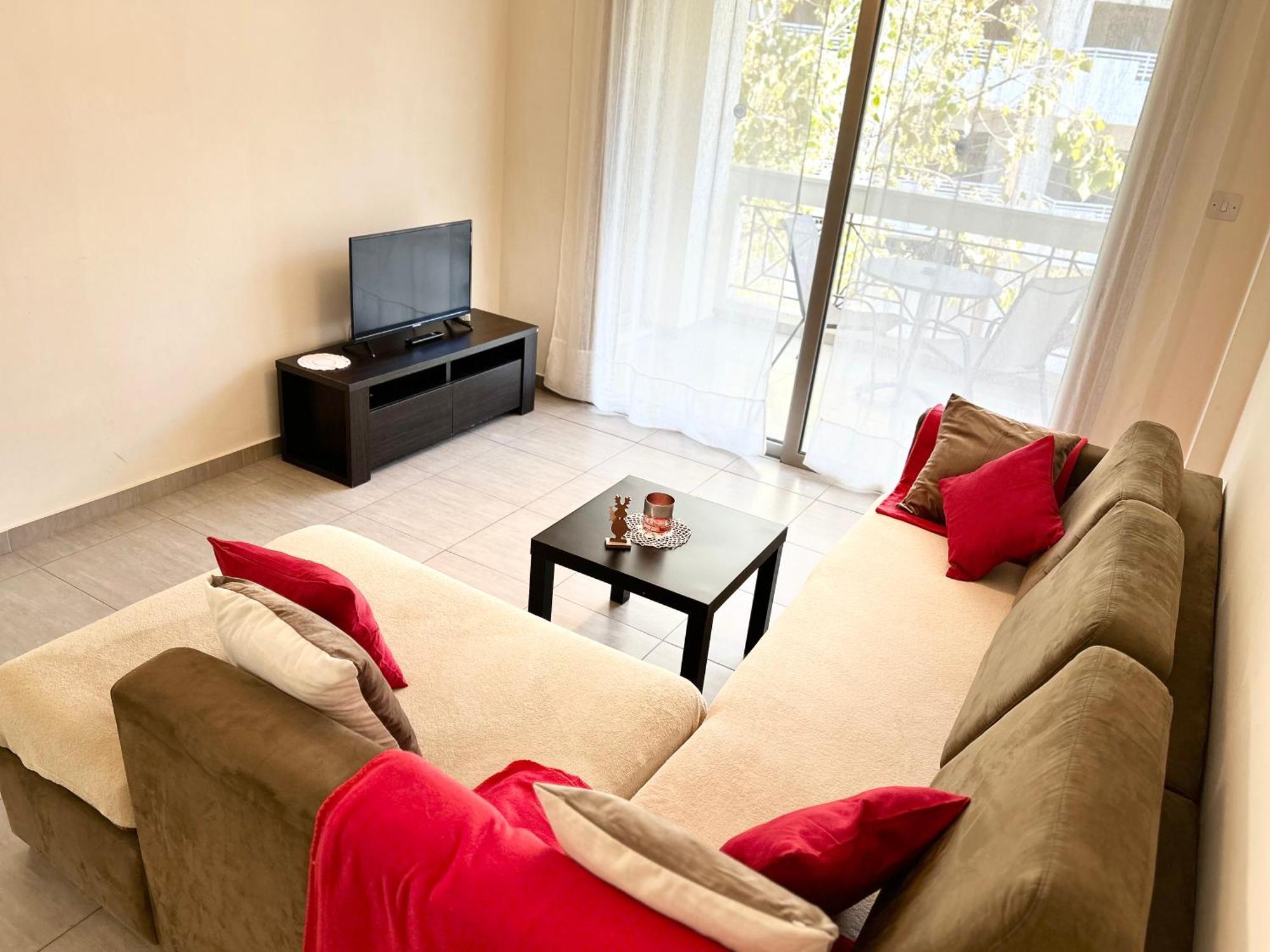Sun Julz Apartments On The Beach Paphos Exterior photo