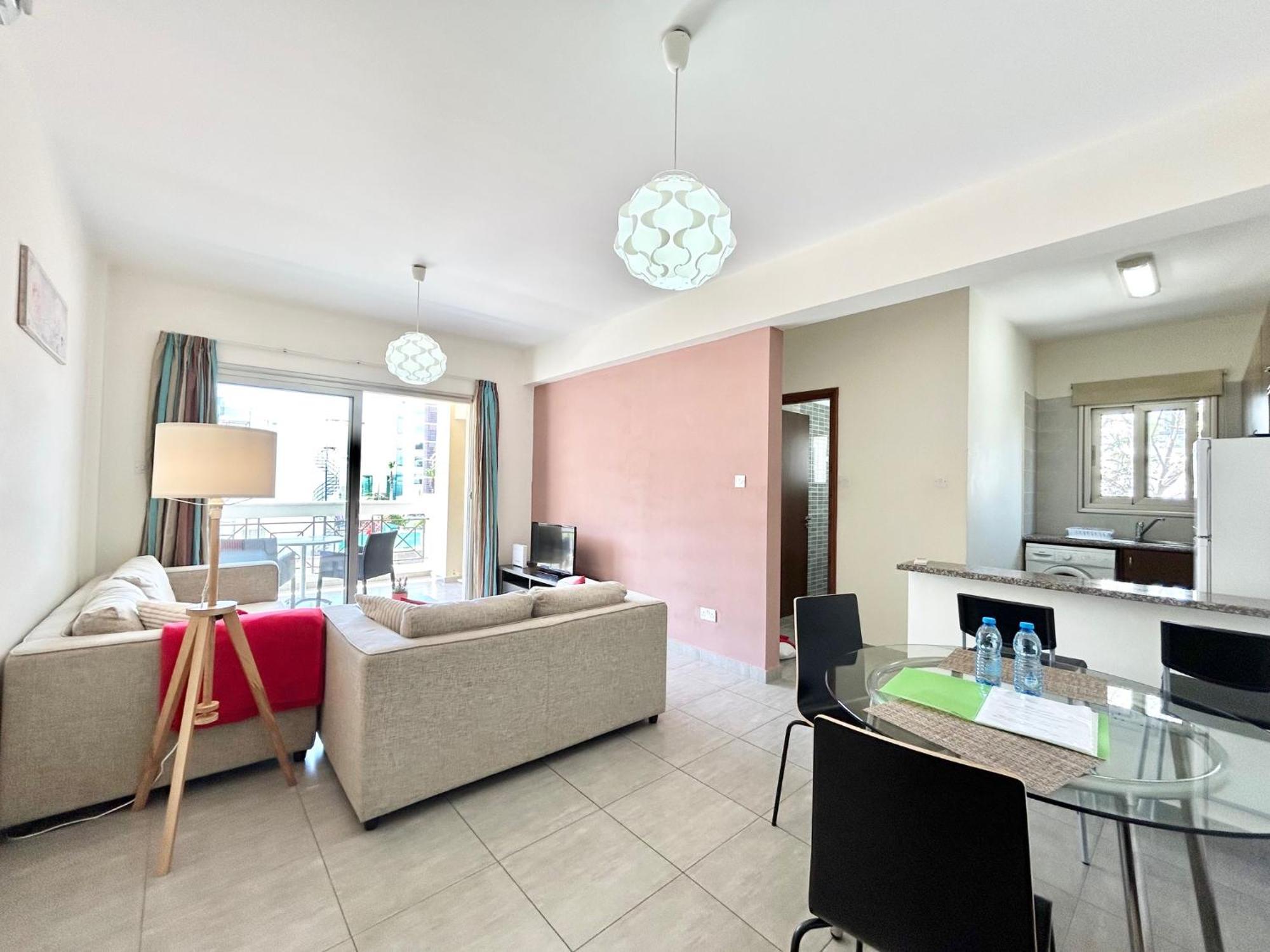 Sun Julz Apartments On The Beach Paphos Exterior photo